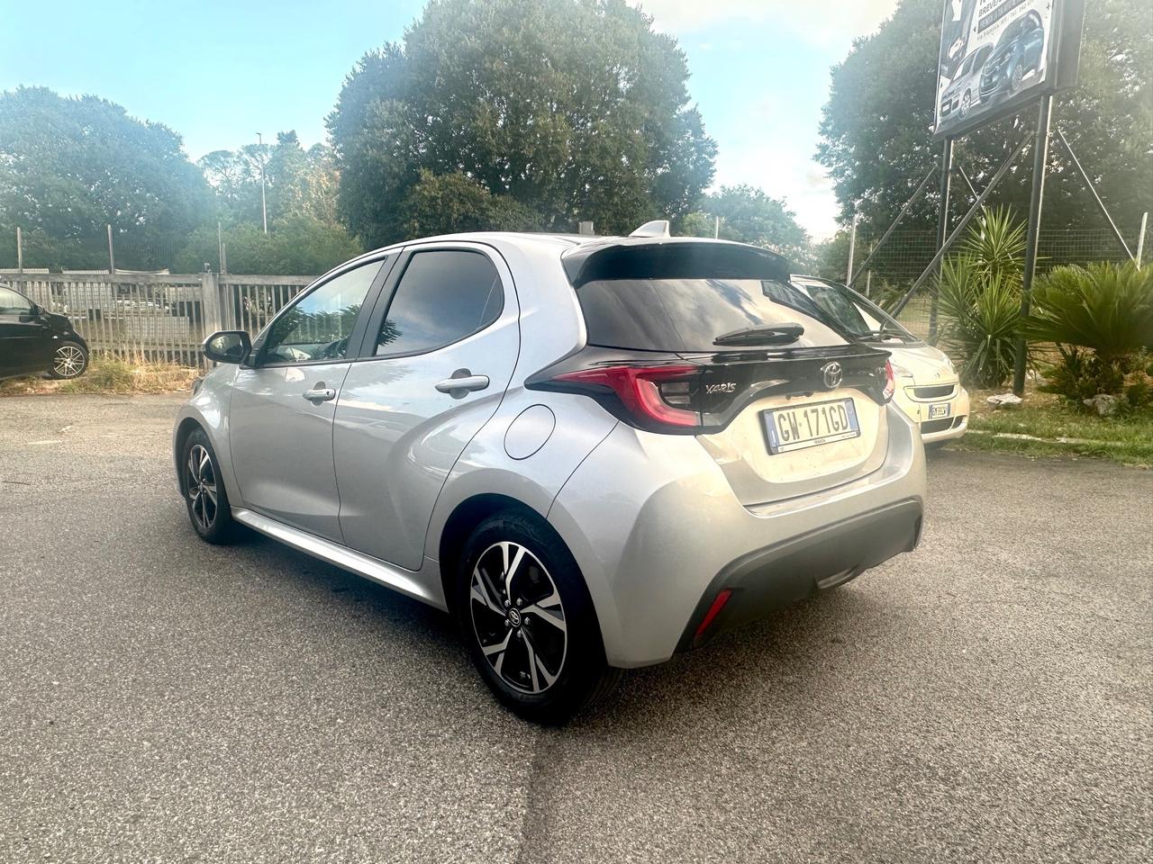 Toyota Yaris 1.5 Hybrid 5 porte Trend 2500 km! Full optional Nessun obbligo finanziario Permute