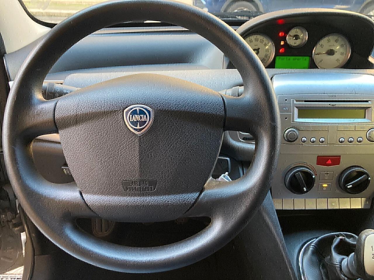 Lancia Ypsilon EcoChic GPL -X NEOPATENTATI-2009