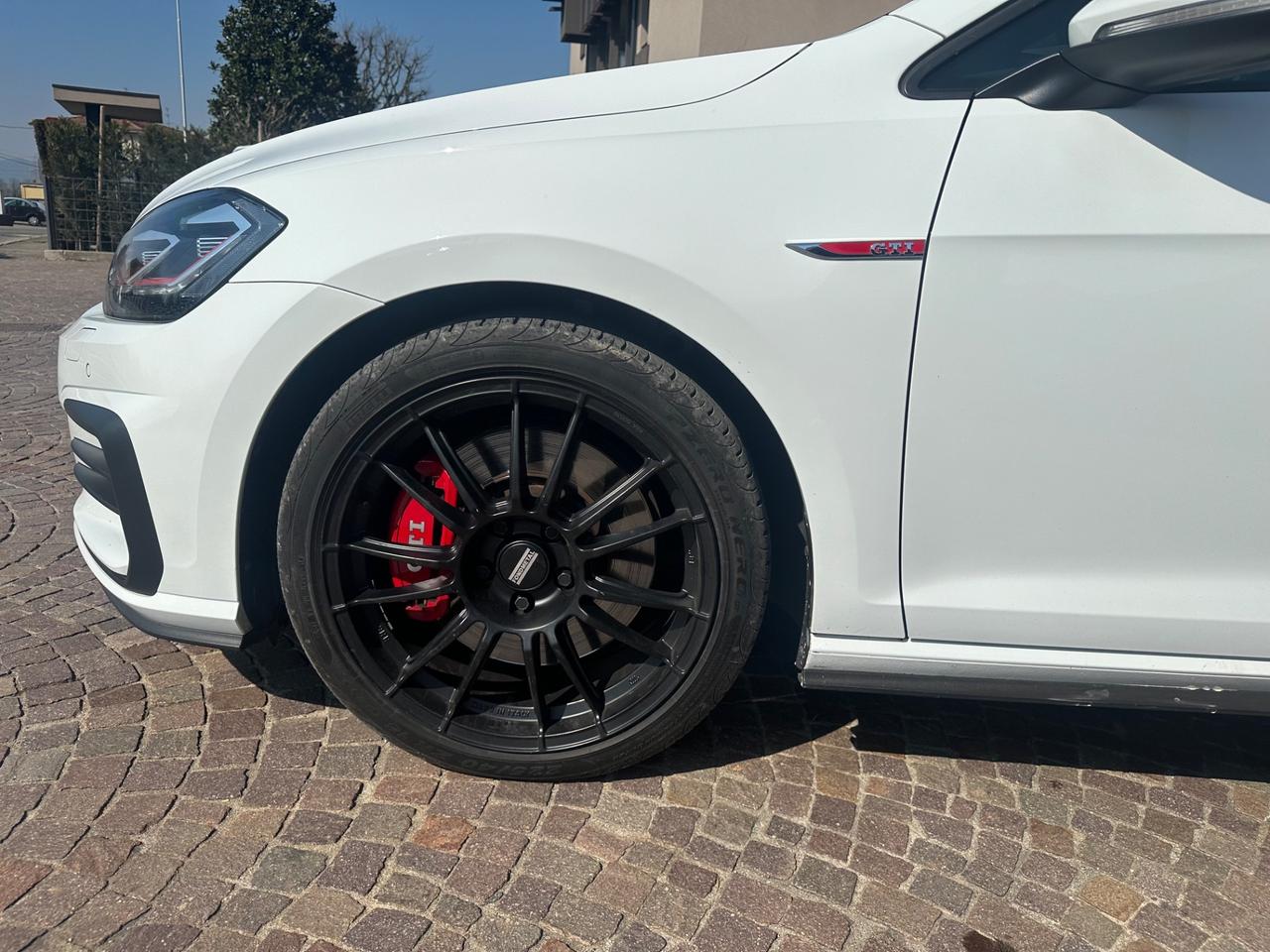 Volkswagen Golf GTI Performance 2.0 245 CV TSI DSG 5p. BMT