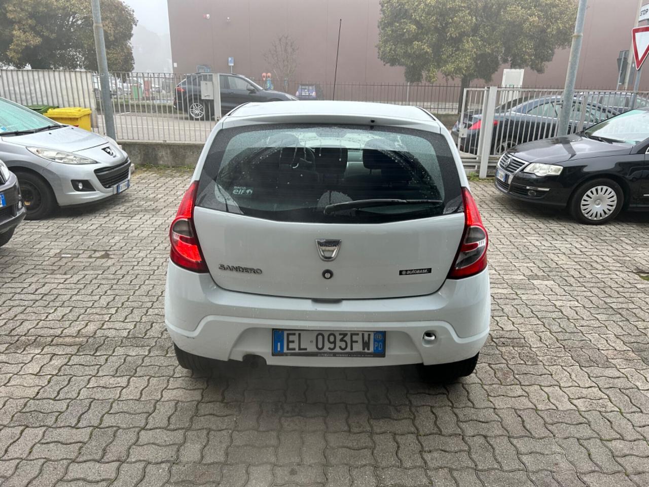 Dacia Sandero 1.6 8V GPL 85CV NEOPATENTATI