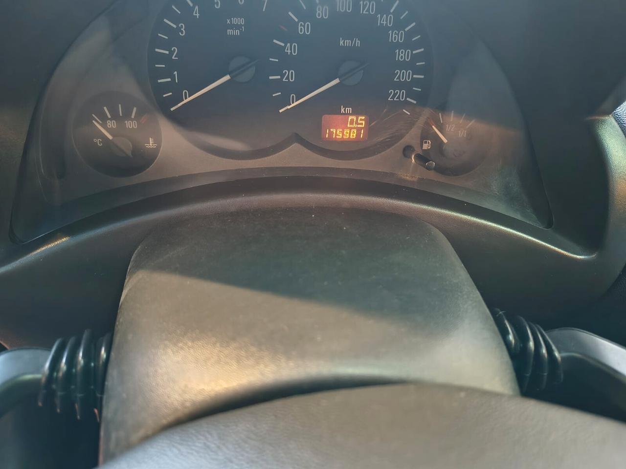 Opel Corsa 1.0i 12V cat 5 porte