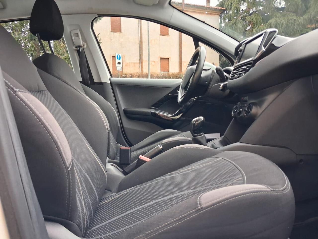 Peugeot 208 1.4 HDi 68 CV 5 porte Active