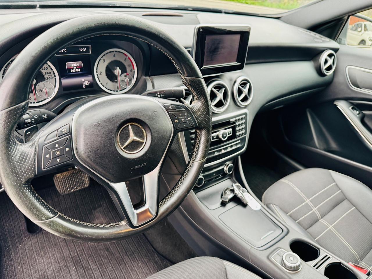 Mercedes-benz A 180 CDI Automatic Dark Night Edition