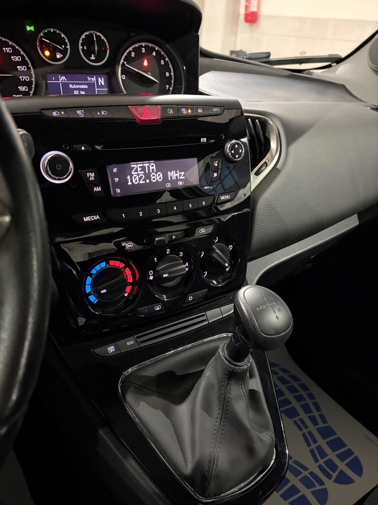 Lancia Ypsilon 0.9 TwinAir 85 CV