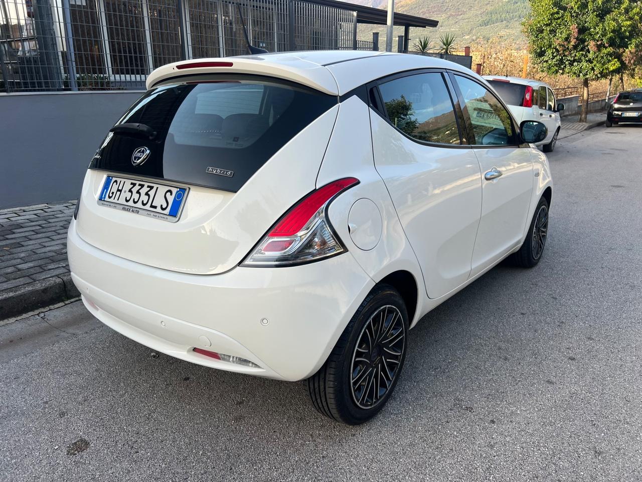 Lancia Ypsilon 1.0 FireFly Hybrid Ecochic Gold