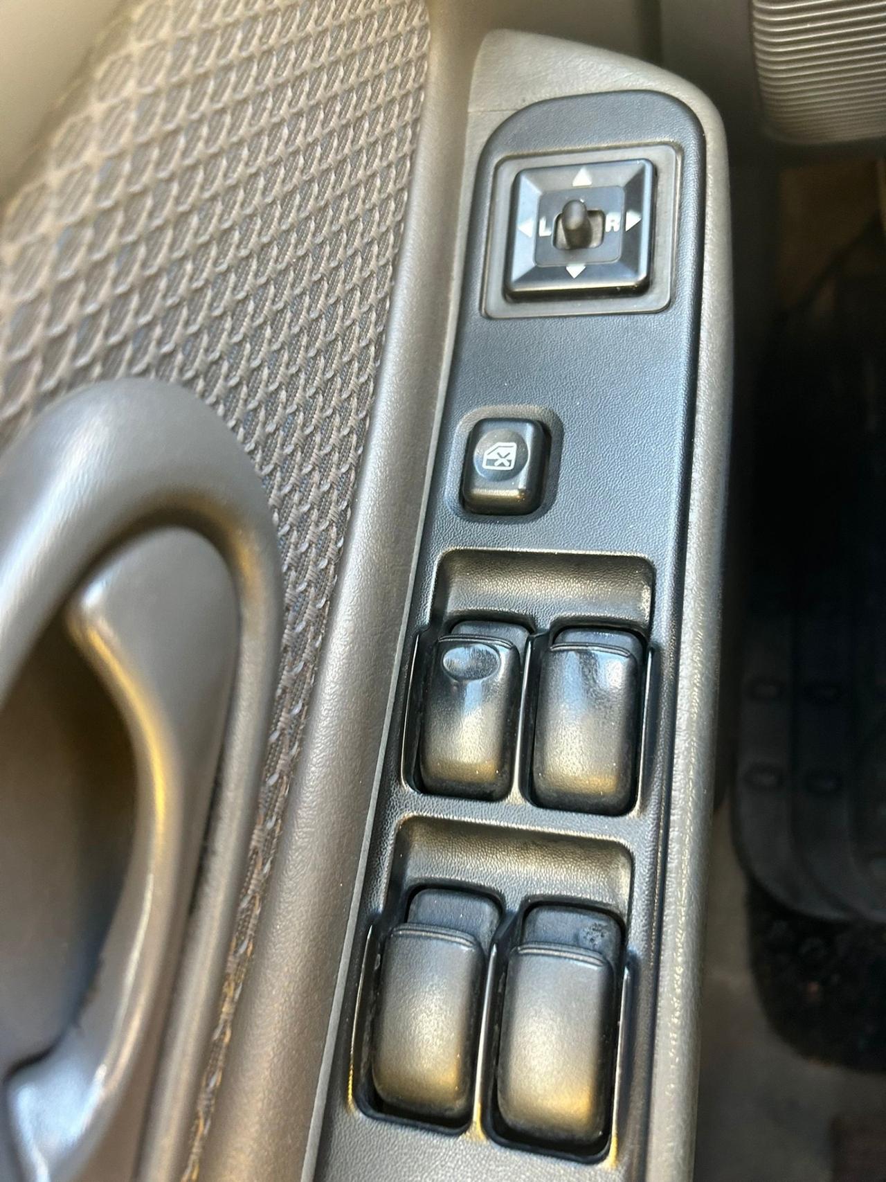 Mitsubishi L200 2.5 TD cat 4WD Single Cab Invite