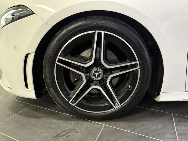 MERCEDES-BENZ A 200 d Automatic Premium