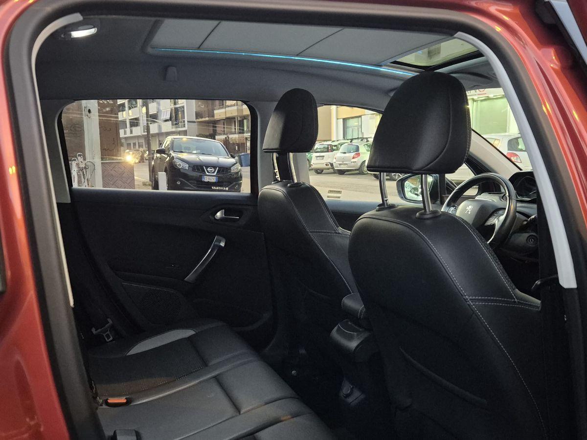 PEUGEOT - 2008 - 1.6 e-HDi 92 CV S&S Urban Cross