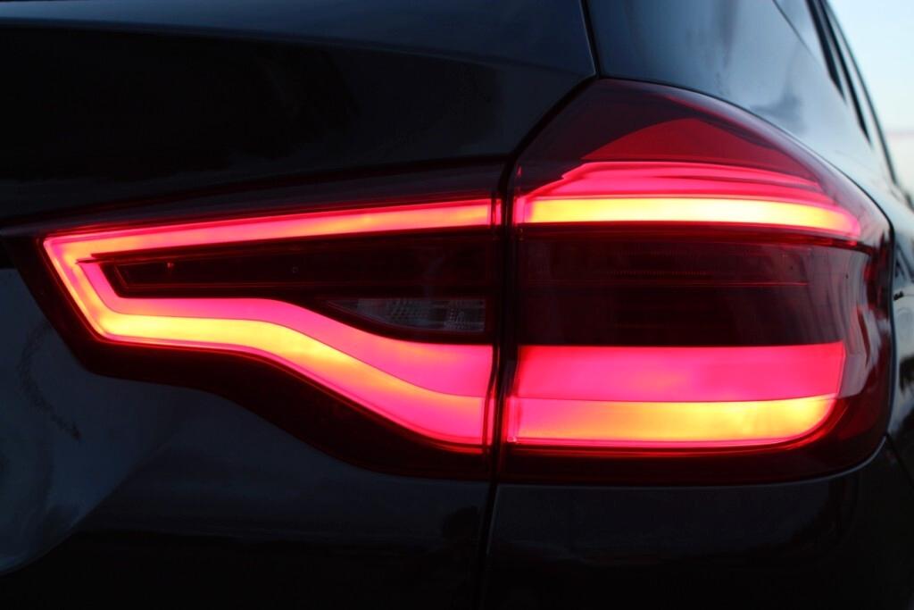 BMW X3 sDrive 150cv Aut. *LED *Carplay