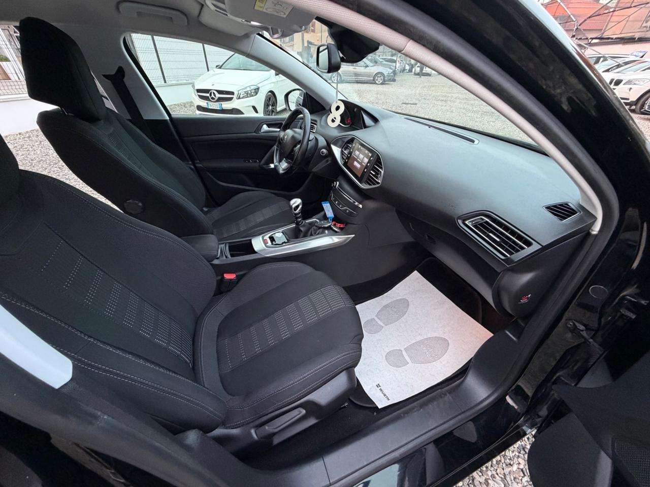 Peugeot 308 BlueHDi 120 S&S EAT6 SW Allure