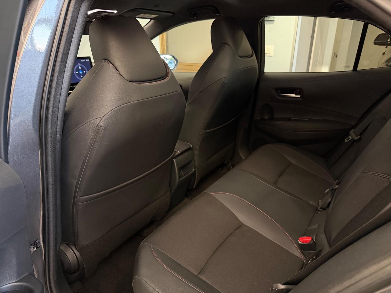 Toyota Corolla GR SPORT 2.0 Hybrid Bi-Tone