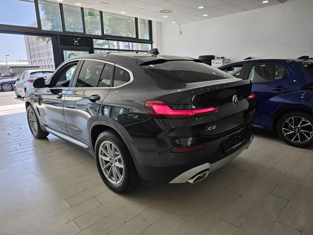 BMW X4 Xdrive 20d mhev Tetto cam Nav PDC Full LED