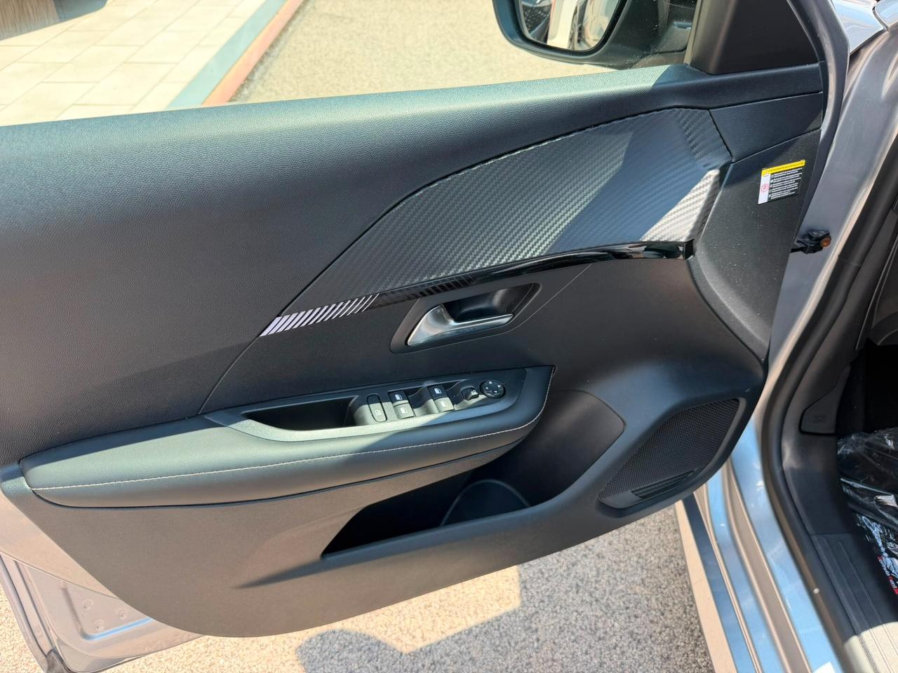 peugeot 208 p.tech 100 Allure *PDC ANT E POST*