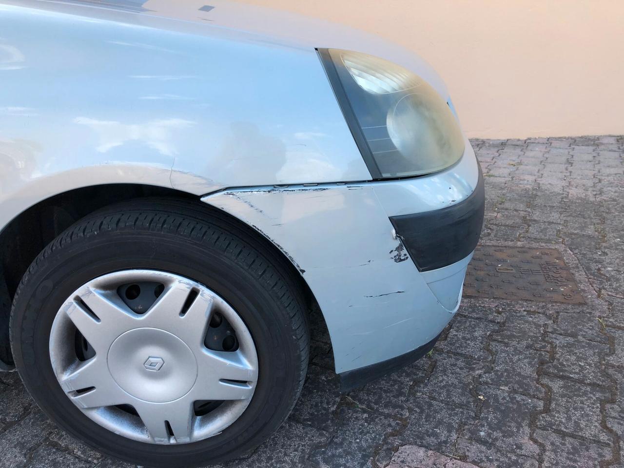 Renault Clio 1.2 cat 3 porte Symbol