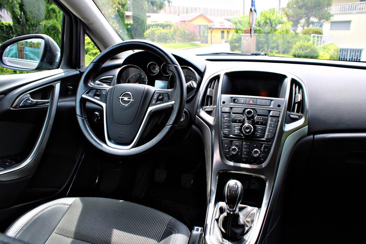 Opel Astra 1.4 100CV 5 porte Cosmo