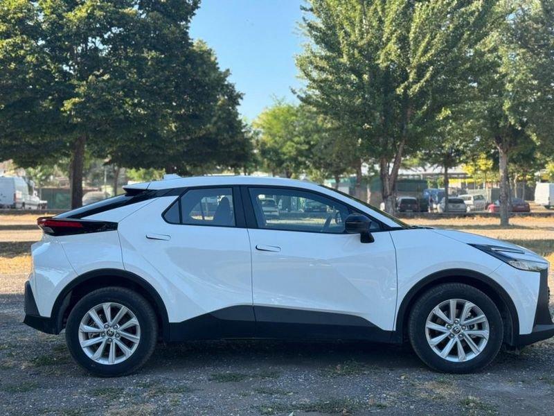 Toyota C-HR 1.8“NEW MODEL KM ZERO“