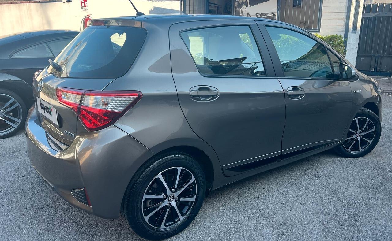 Toyota Yaris 1.5 Hybrid 5 porte Lounge Automatica