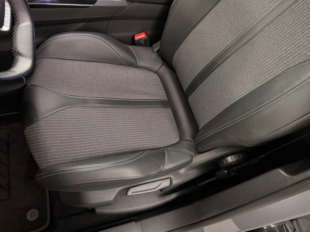 Peugeot 3008 BlueHDi 130 S&S EAT8 GT