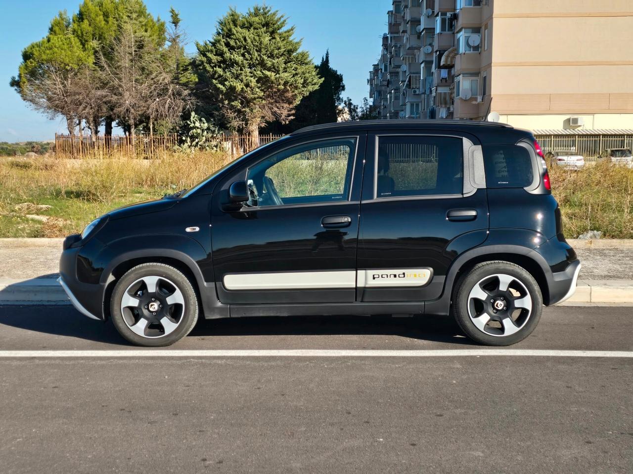 Fiat Panda Pandina 1.0 FireFly 70 CV Hybrid Cross