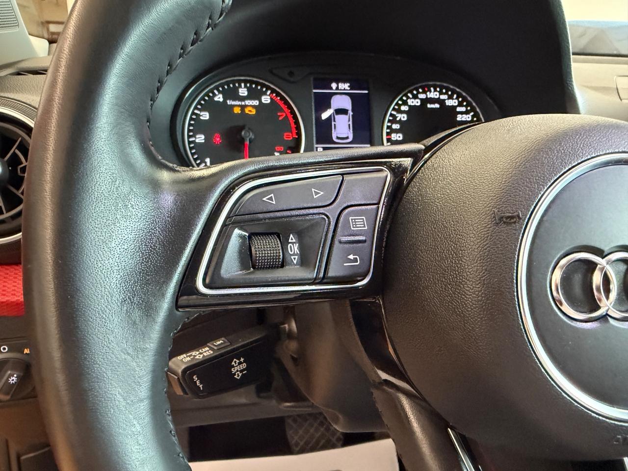 Audi Q2 30 TFSI Business Design Gancio Traino