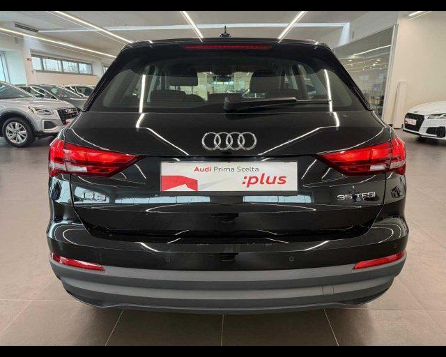 AUDI Q3 35 TFSI Business