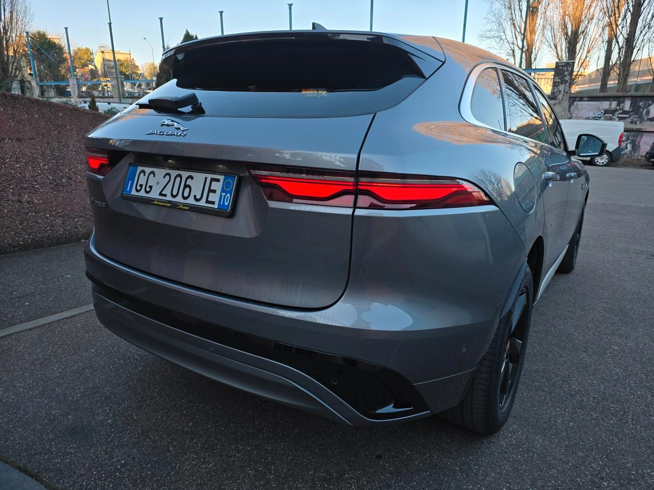 JAGUAR F-Pace R-Dynamic HSE 2.0d 204 CV AWD Auto.