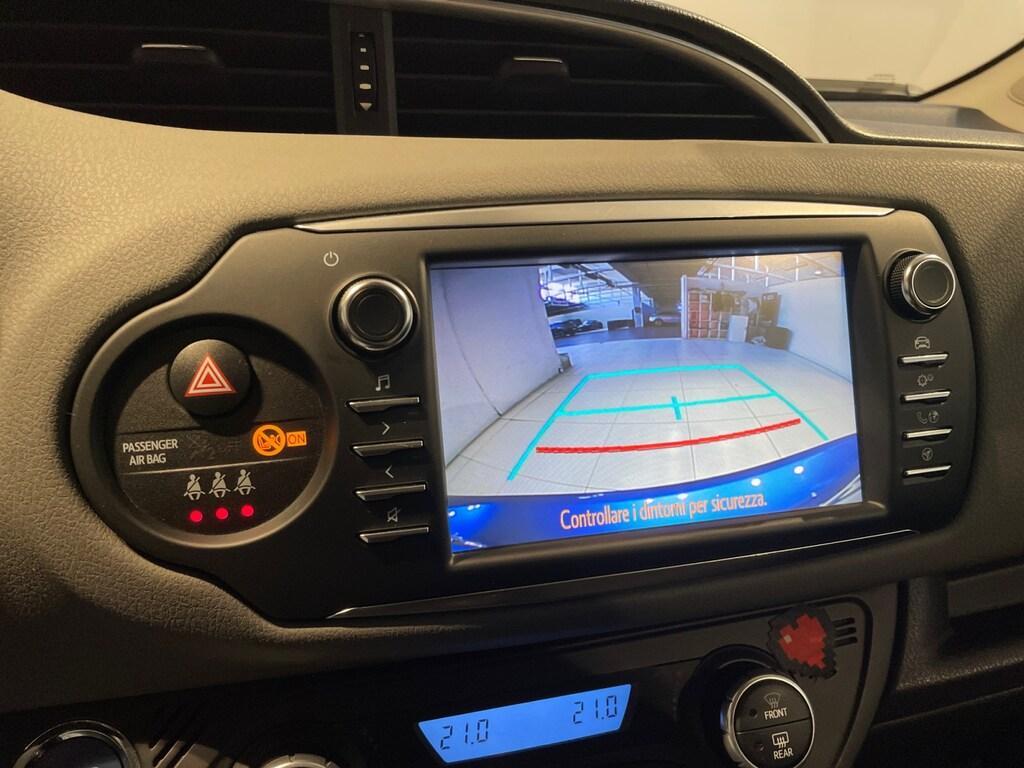 Toyota Yaris III 2017 1.5 Hybrid 101CV Autom. Active (FHEV)