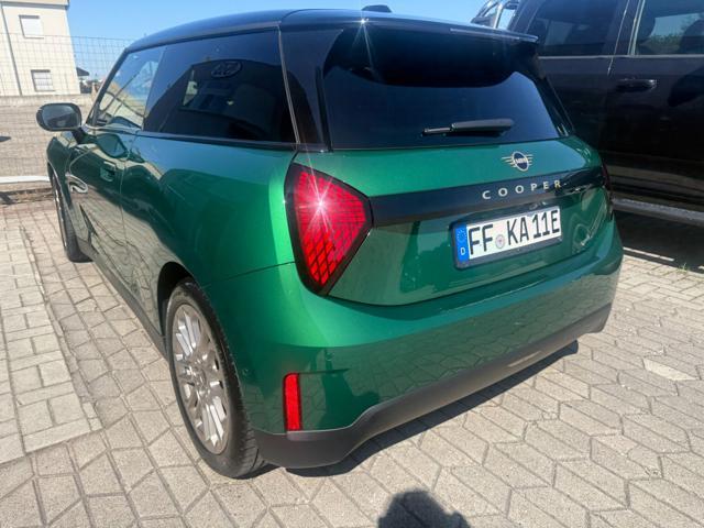 MINI Cooper E Cooper E Favoured BRITISH RACIG GREEN