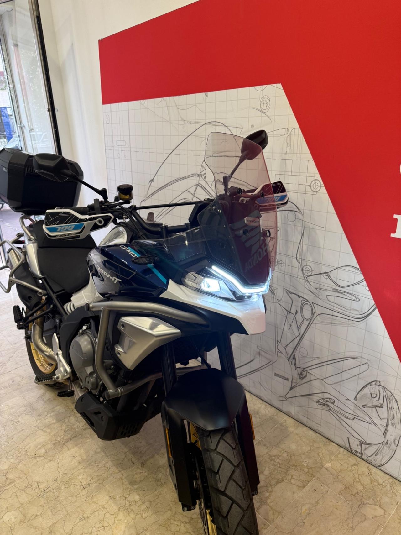 Cf Moto 700MT