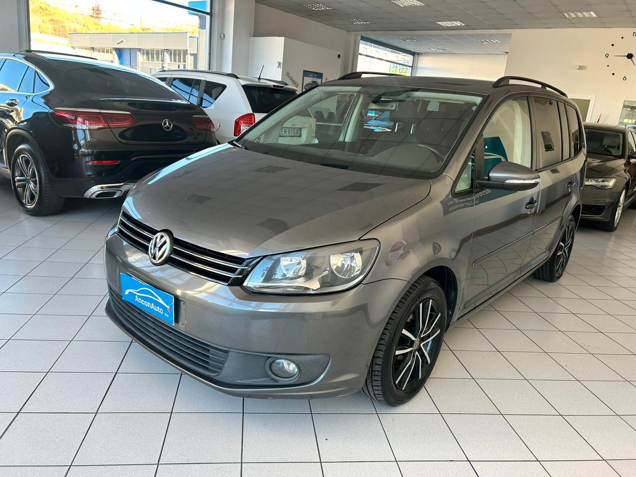 Volkswagen Touran 1.6 tdi X NEOPATENTATI 2012