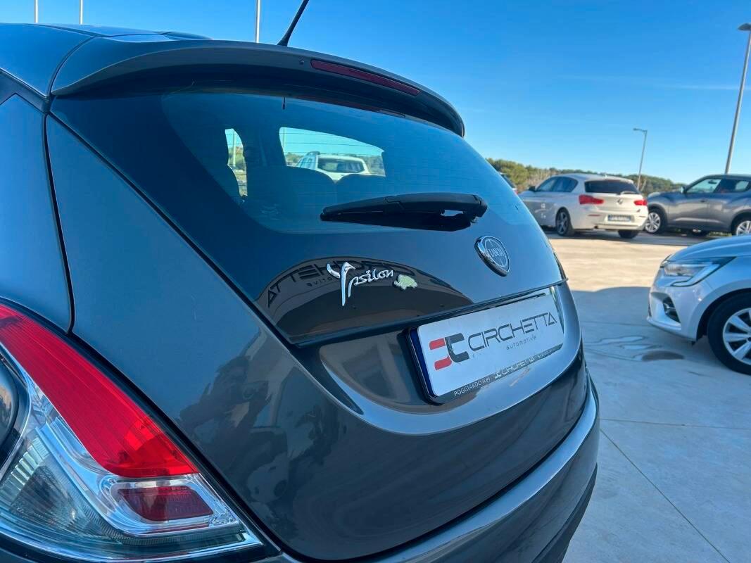 Lancia Ypsilon 1.2 8v Silver c clima 69cv