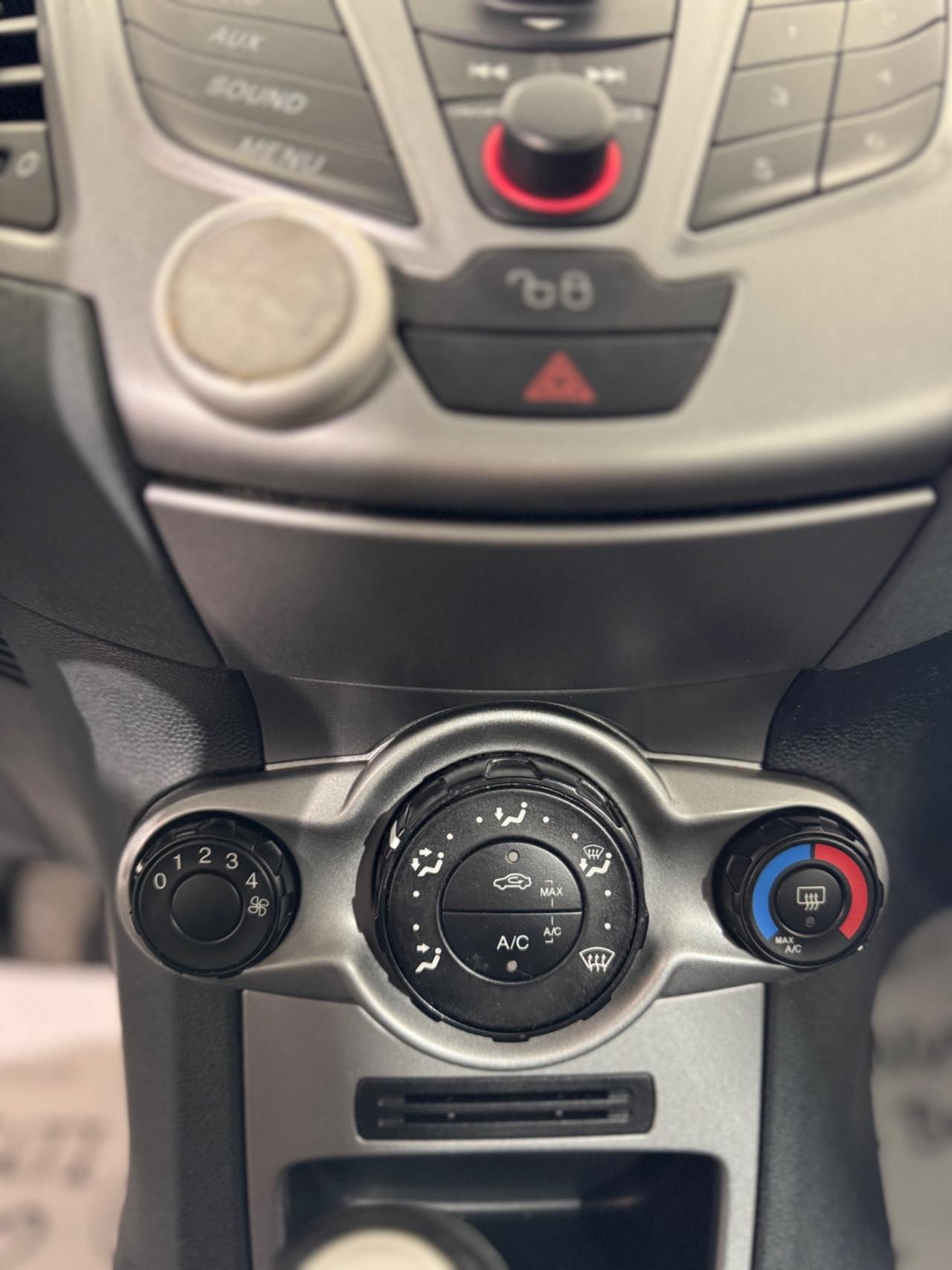 Ford Fiesta 1.2 82CV 3 porte Titanium