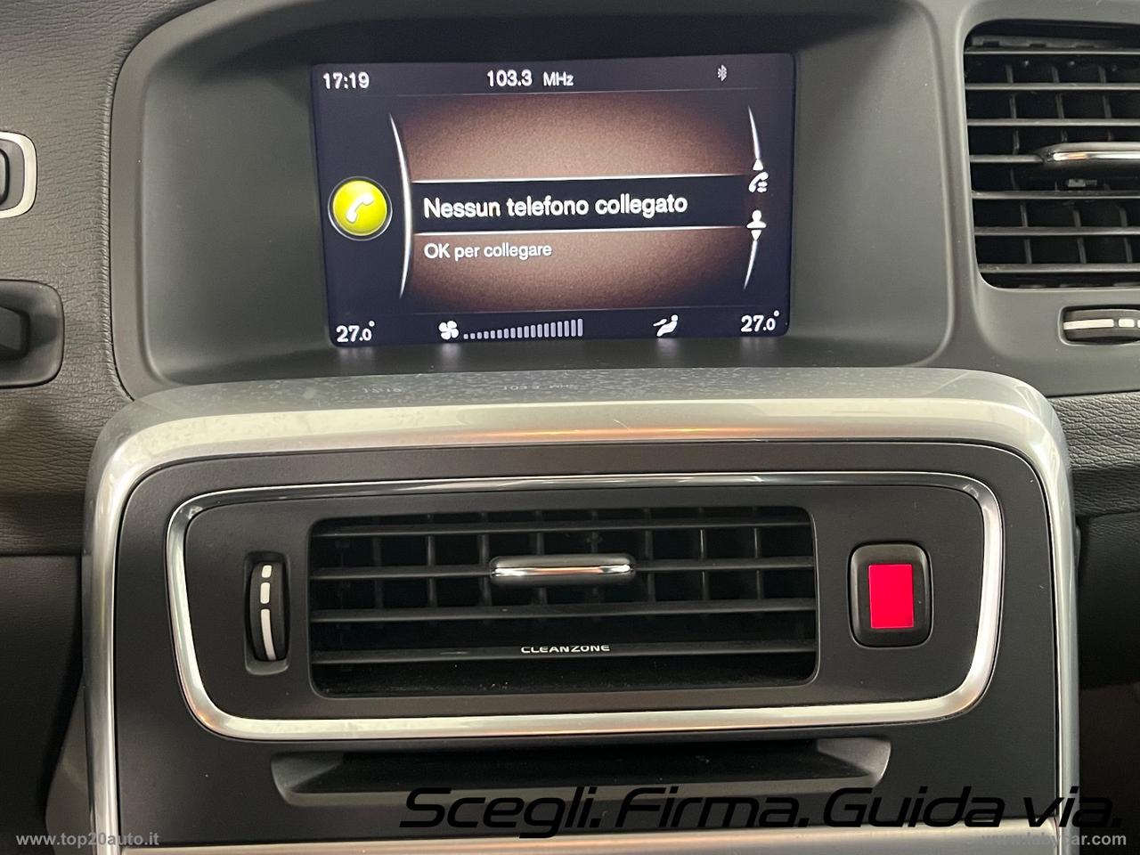 VOLVO V60 Cross Country D3 Geartronic Momentum