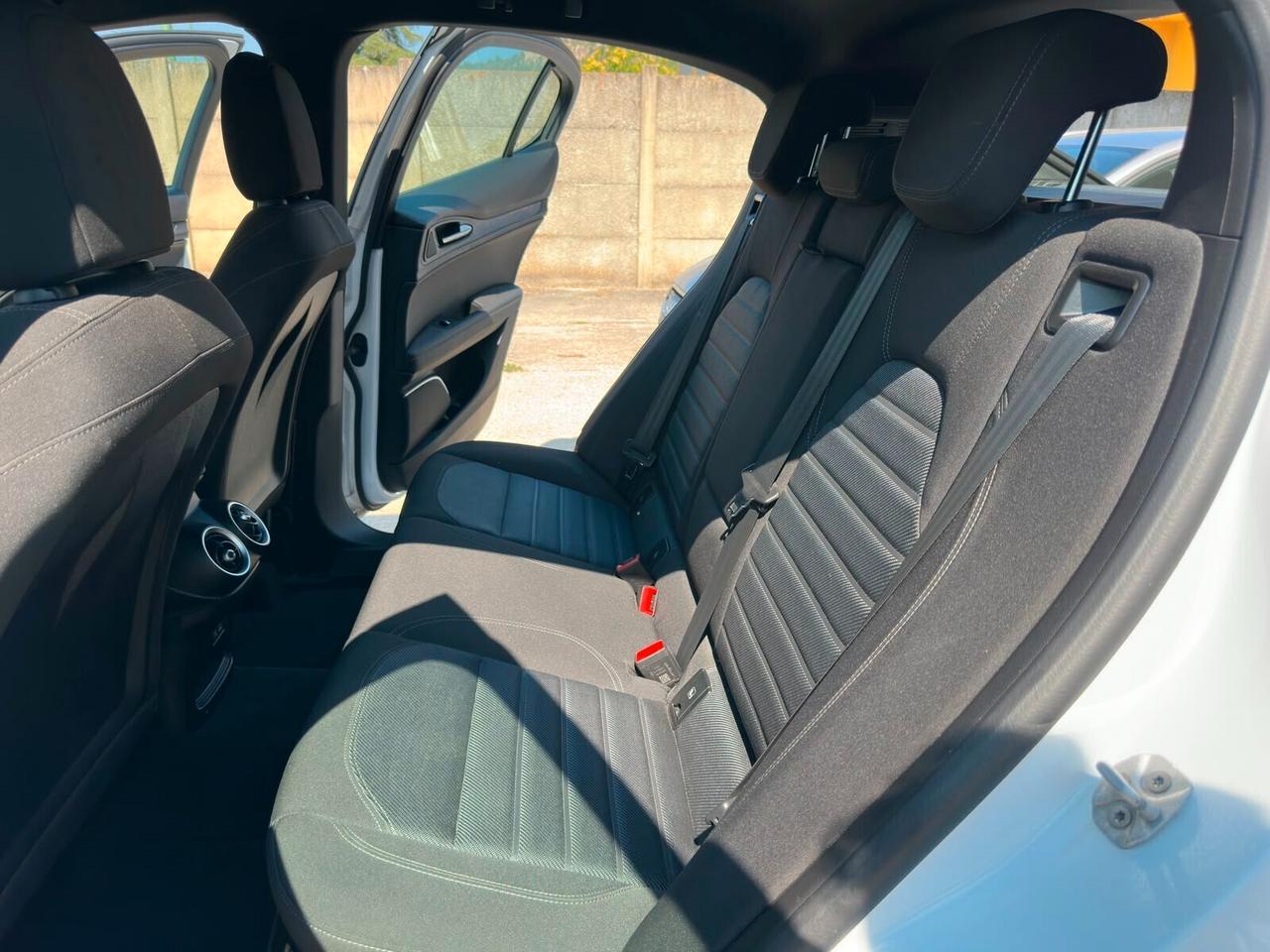 Alfa Romeo Stelvio 2.2 Turbodiesel 190 CV AT8 Q4 Business