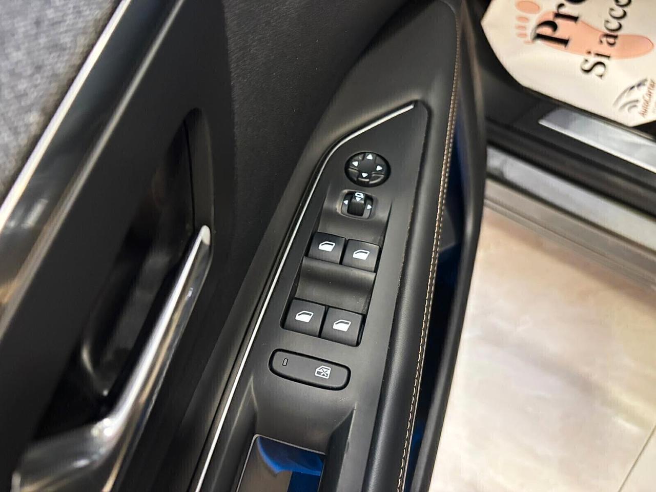 Peugeot 3008 1.5 Hdi 130CV ** CAMBIO MANUALE **