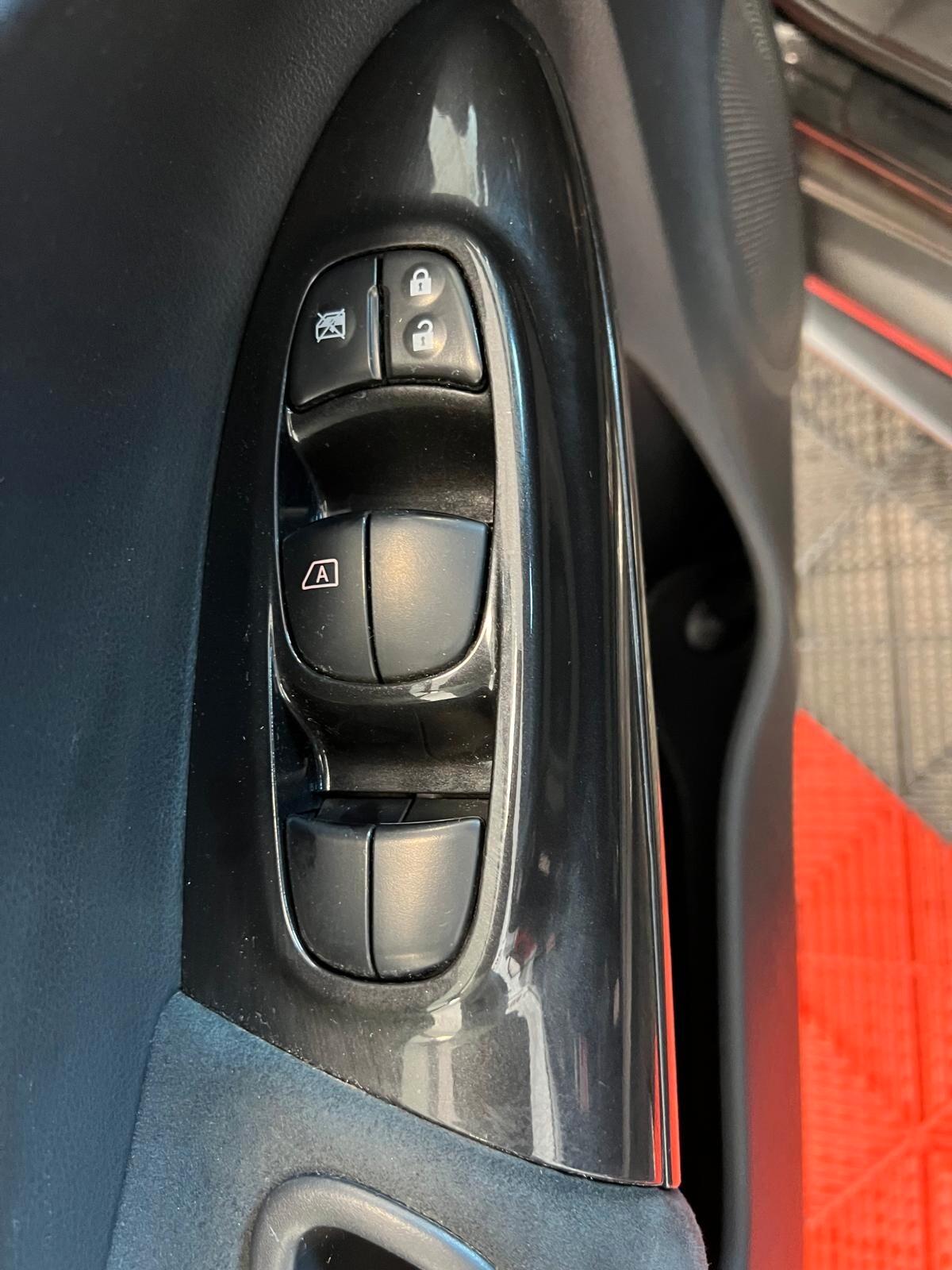 Nissan Juke 1.6 DIG-T 200 Nismo