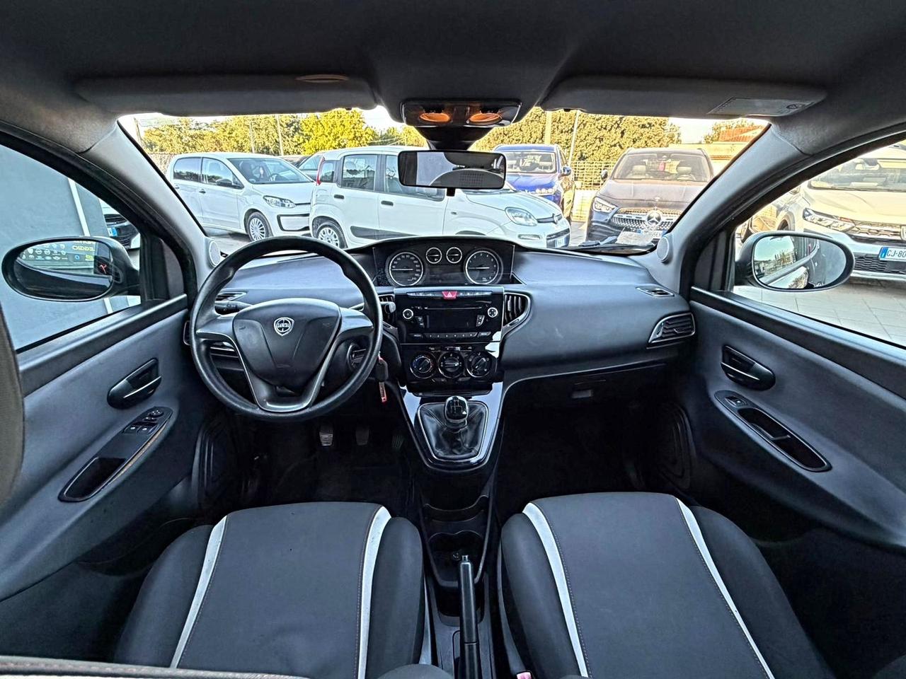 Lancia Ypsilon 0.9 TwinAir 85 CV 5 porte Metano Ecochic Elefantino