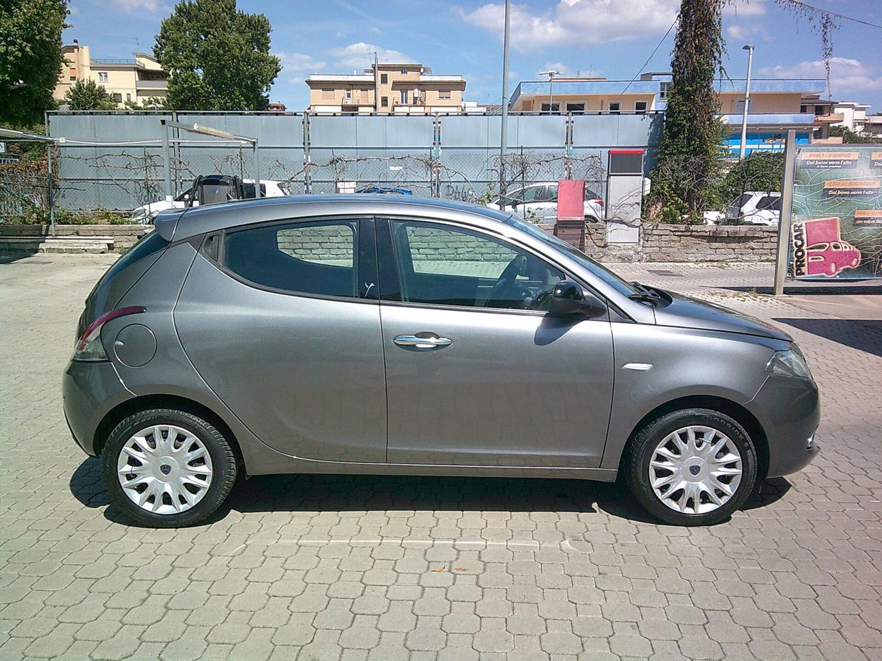 Lancia Ypsilon 1.2 69 CV 5 porte Gold *€uro 6*Ok Neopatentati*