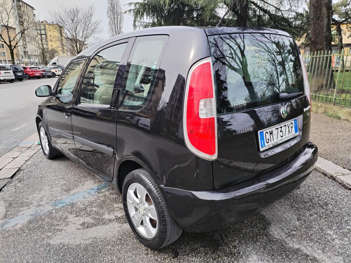 Skoda Roomster 1.4 16V Sport 90000km tetto panoramico consegna con manutenzioni fatte