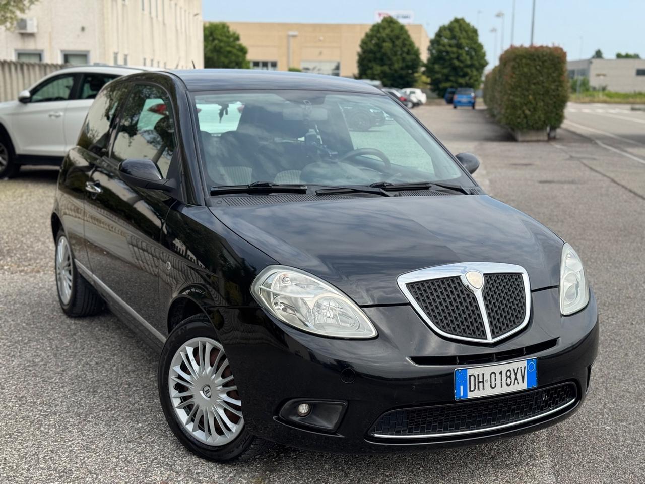 Lancia Ypsilon 1.2 60cv Neopatentati
