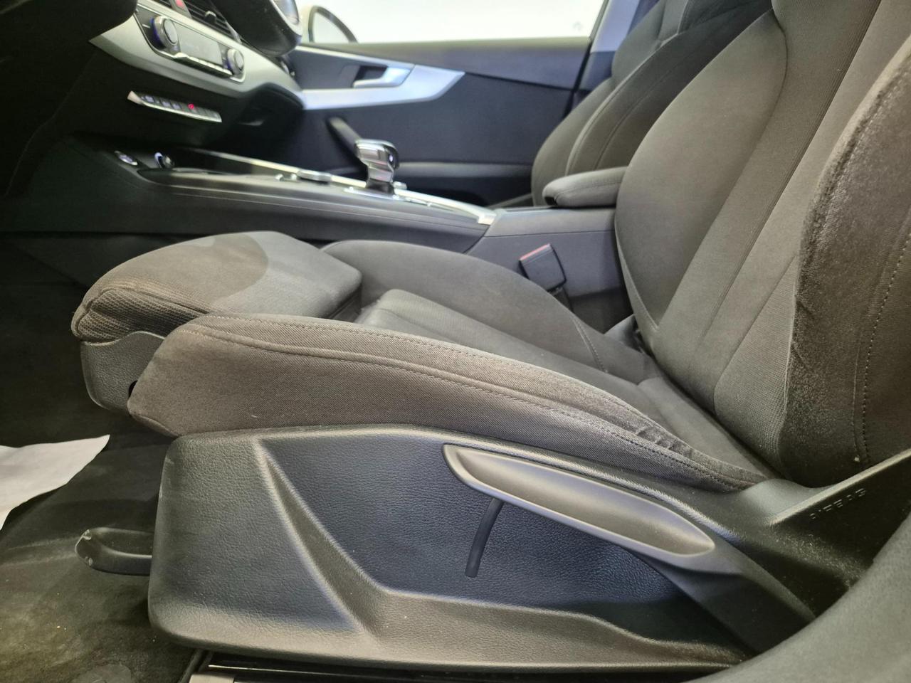 Audi A4 Avant 30 2.0 tdi Business 122cv s-tronic - NEOPATENTATI - Cruise/Lim - Sens. Park.