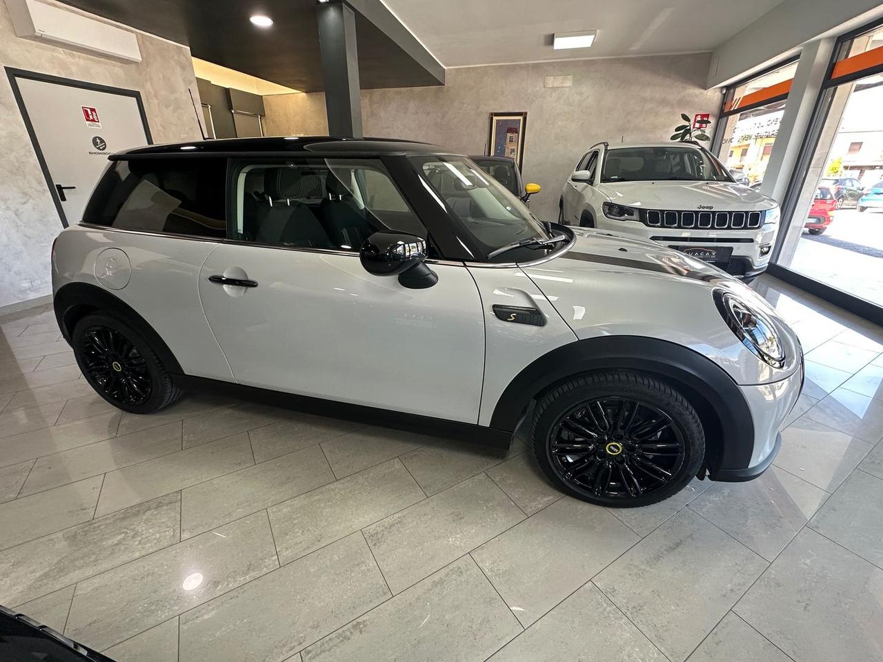 Mini Cooper Classic Cooper SE #6090