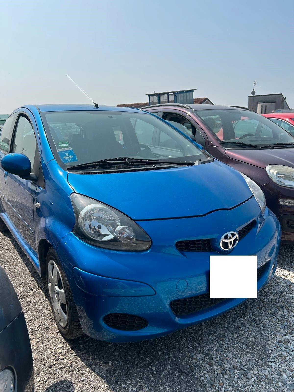 Toyota Aygo 1.0 12V VVT-i 5 porte OK Neo patentati