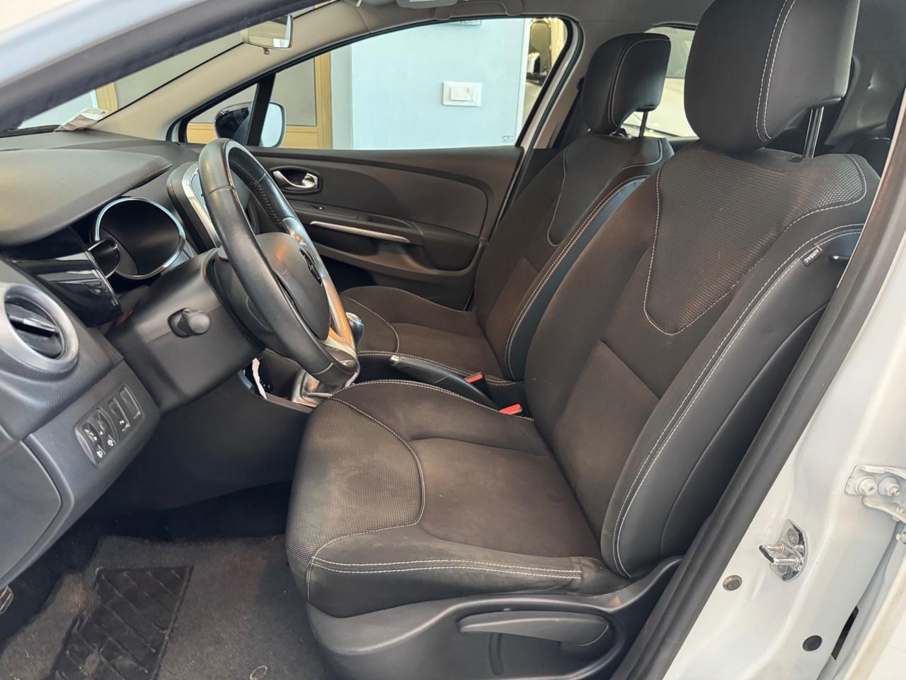 Renault Clio 1.2 75CV 5 porte Costume National