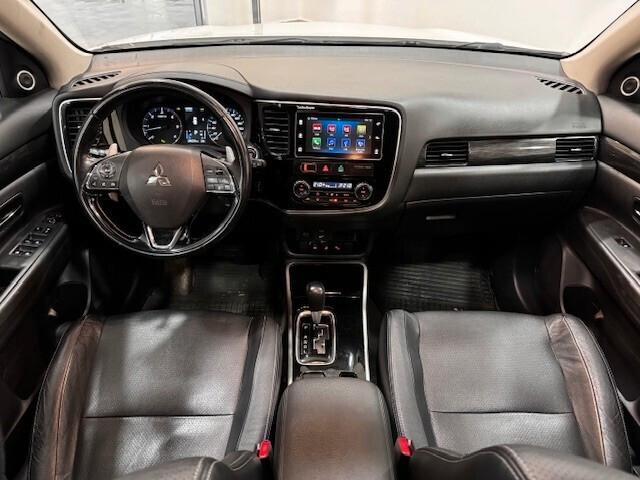 Mitsubishi Outlander 2.2 DI-D 4WD Instyle Plus SDA 7 posti