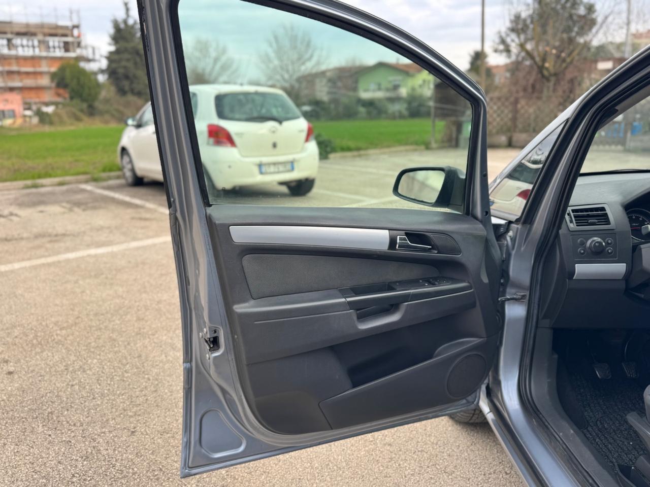 Opel Zafira 1.6 16V ecoM 94CV Cosmo