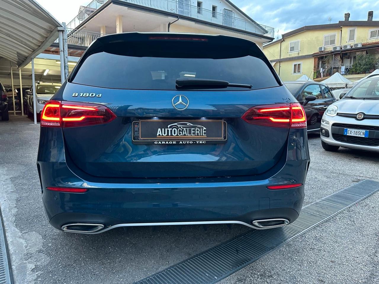 ELEGANZA DISARMANTE! B180 AMG STRAFULL/MOZZAFIATO