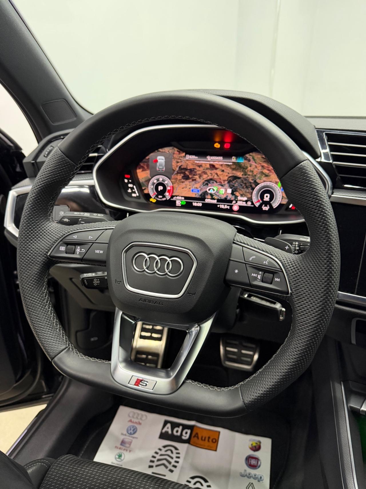 Audi Q3 35 TDI S tronic line edition 2120 km black