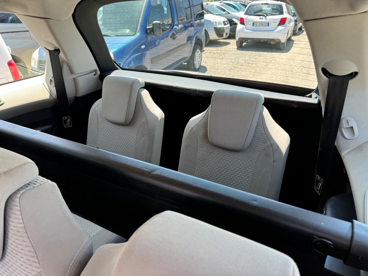Citroen C4 Grand Picasso 1.6 HDi 110 7 POSTI