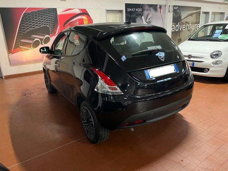 Lancia Ypsilon Ypsilon 1.0 FireFly 5 porte S&S Hybrid Silver Plus